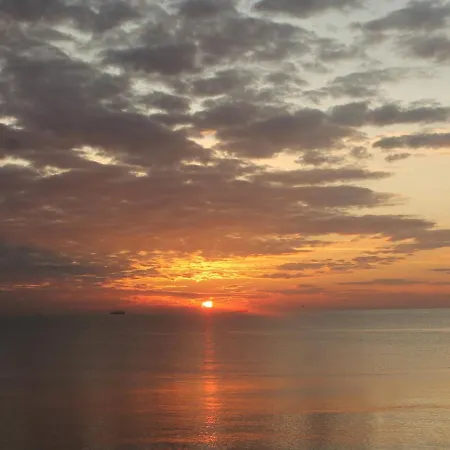 Sea View Sky 15